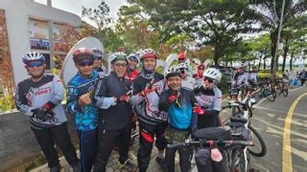 Komunitas Sepeda Bandung Rutin Adakan Gowes Bersama